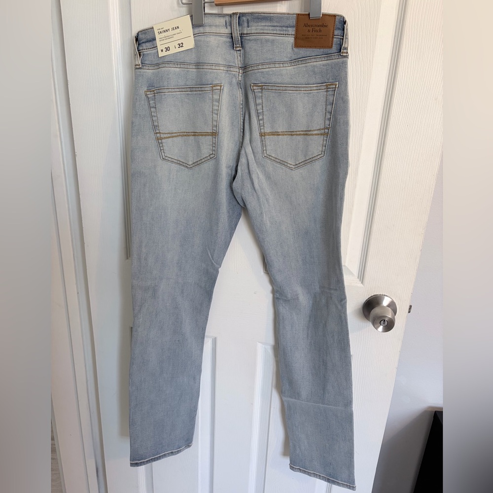 NWT Abercrombie & Fitch Men's Light Blue Distressed Jeans W30L32 - Picture 6 of 9